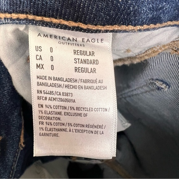 American Eagle Mom Jean High Waist Straight Leg
Stretch Raw Hem Cropped Jeans 0 - Picture 7 of 7